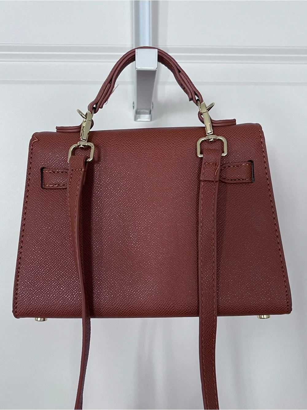 Unbranded cognac tan